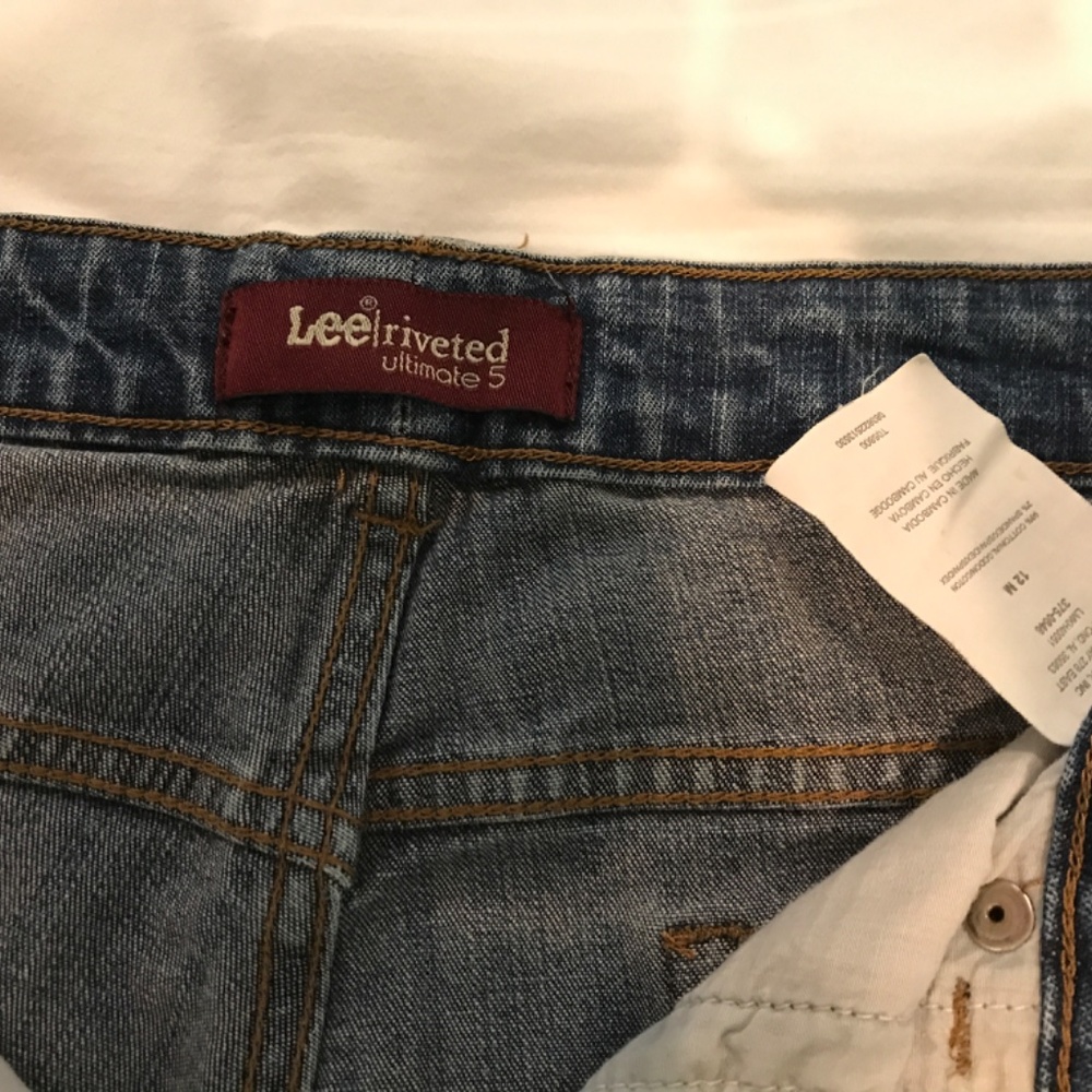 Lee Riveted Jean Shorts - Picture 3 of 3